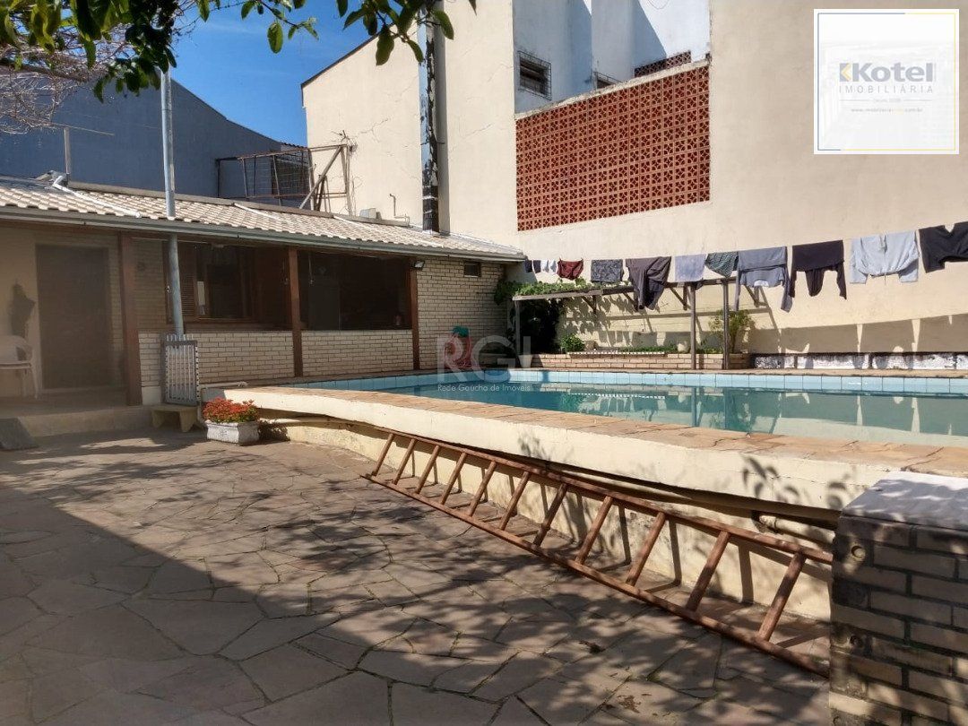 Casa para Venda - 322.4m², 2 dormitórios, 7 vagas - Cristal — foto 3