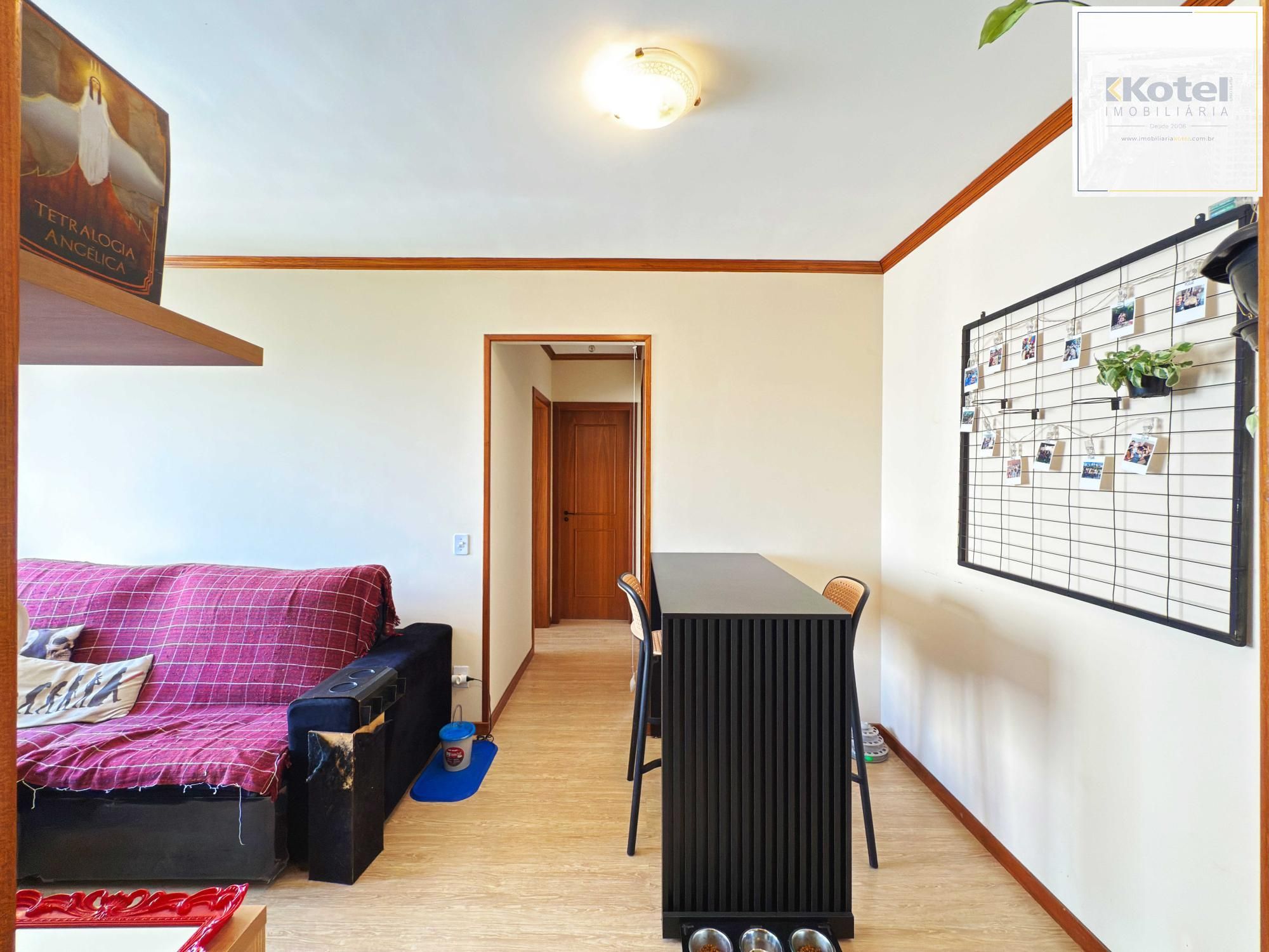 Apartamento de 2 dormitórios e 1 vaga de garagem no Centro Histórico.