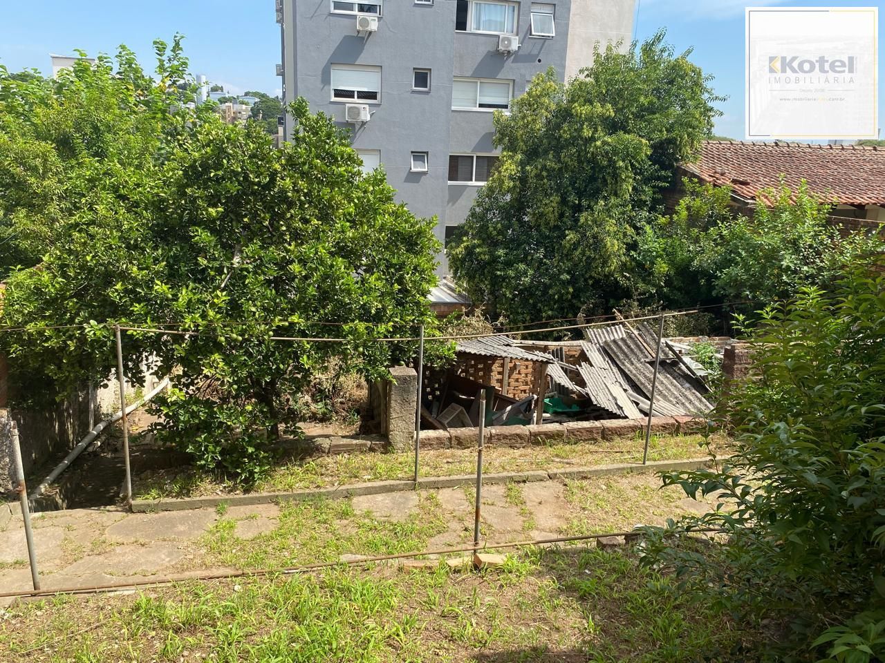 FUNDOS TERRENO