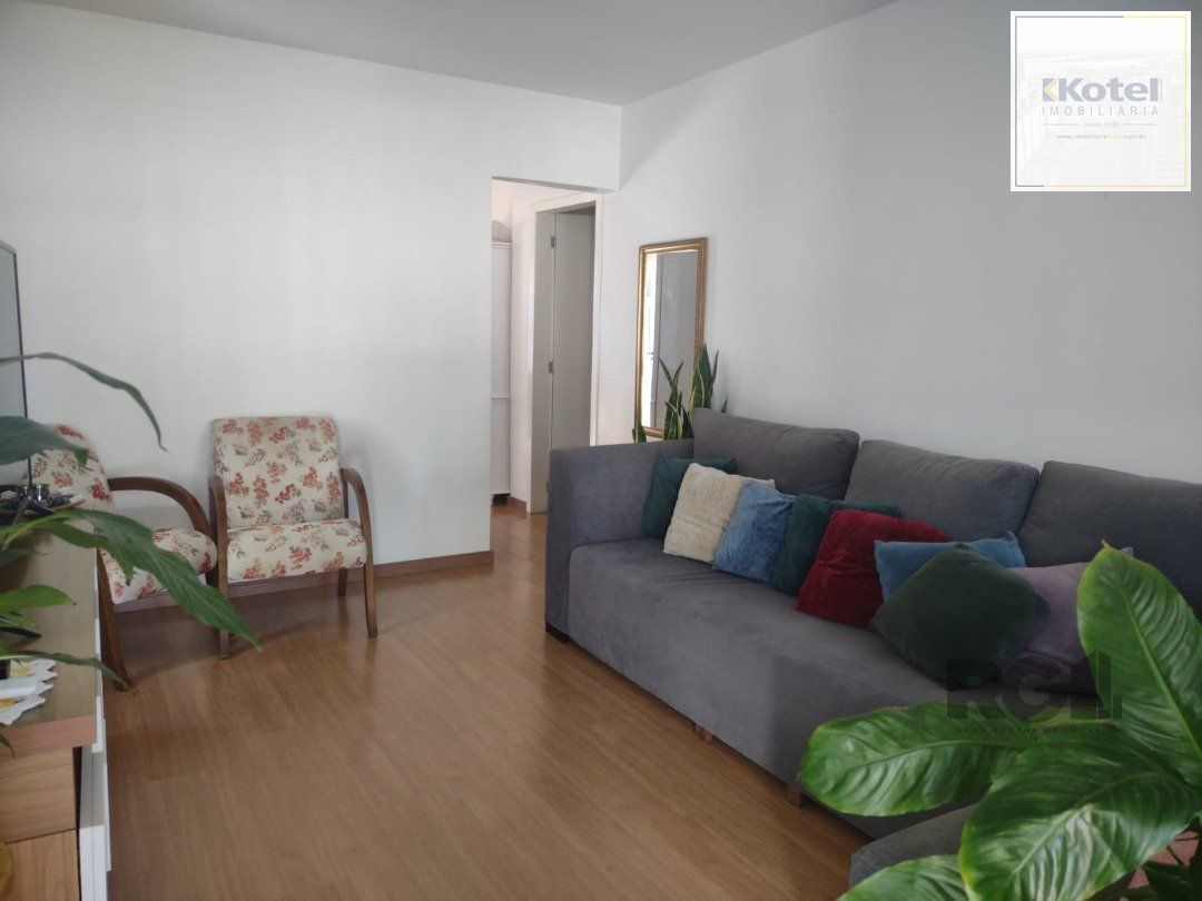 Casa com 250m²,  2 quartos, 1 suite, edícula, no bairro Nonoai — foto 5