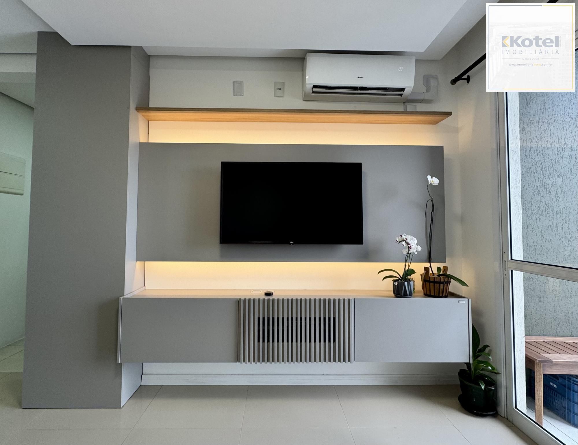 Apartamento de 2 dormitórios, 1 suíte e 1 vaga, em Canoas.