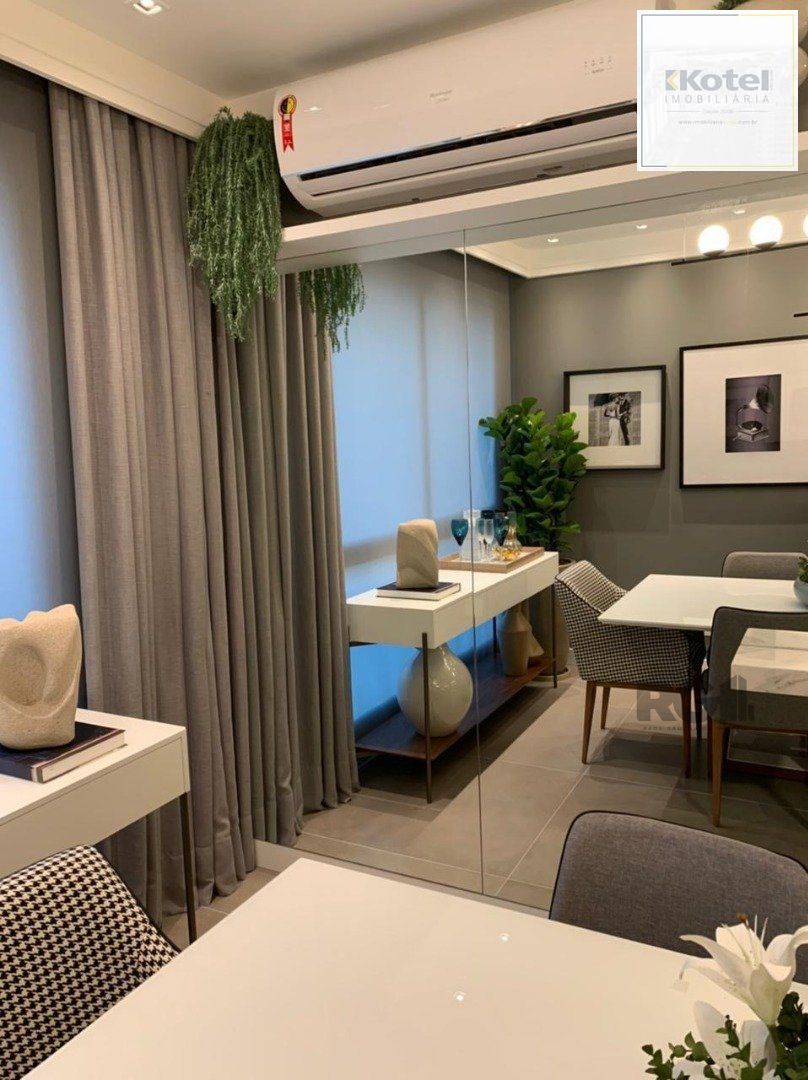 Apartamento belíssimo de 02 dormitórios com garagem coberta.