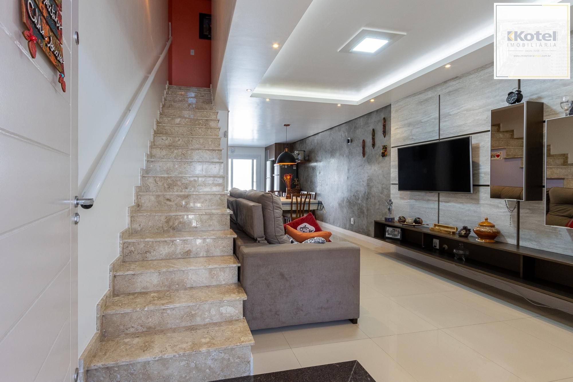 Sobrado com 2 suites e 2 vagas de garagem - Bairro Guarujá — foto 4