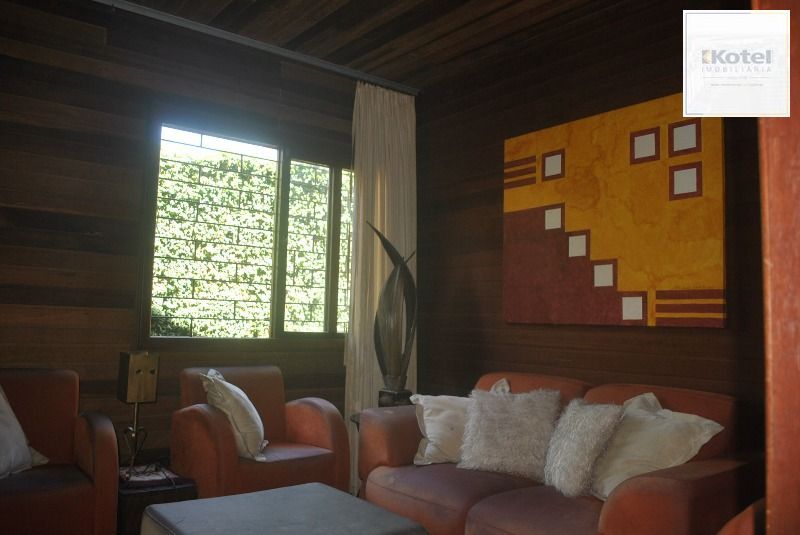 Casa para Venda - 250m², 3 dormitórios, 4 vagas - Serraria