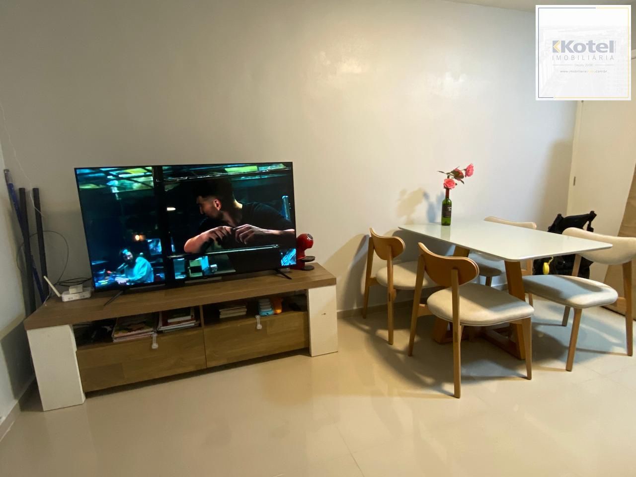 Apartamento de 2 dormitórios, 1 banheiro e 1 vaga. — foto 4