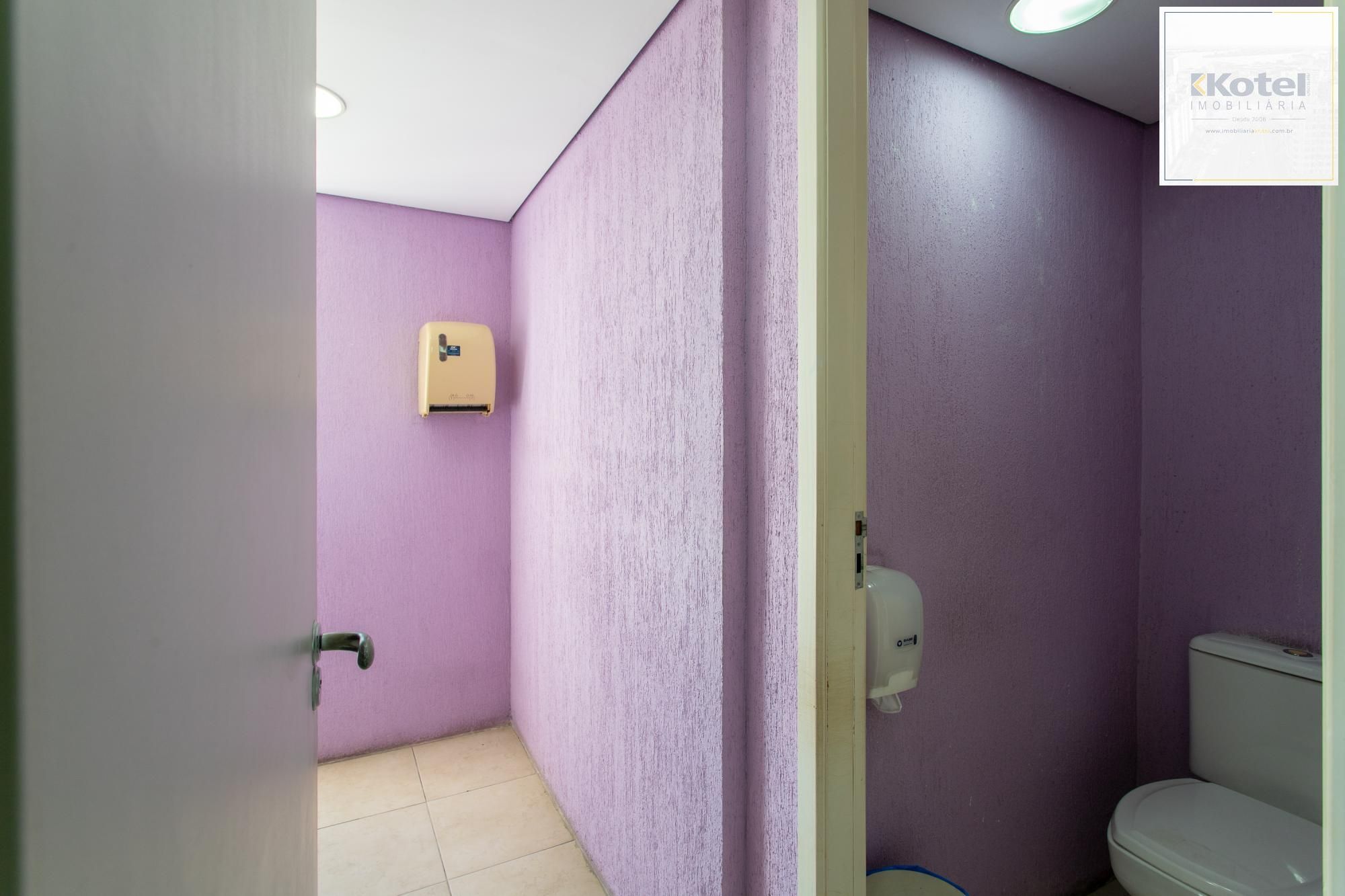 Andar inteiro mobiliado com 215 m² para até 60 pessoas