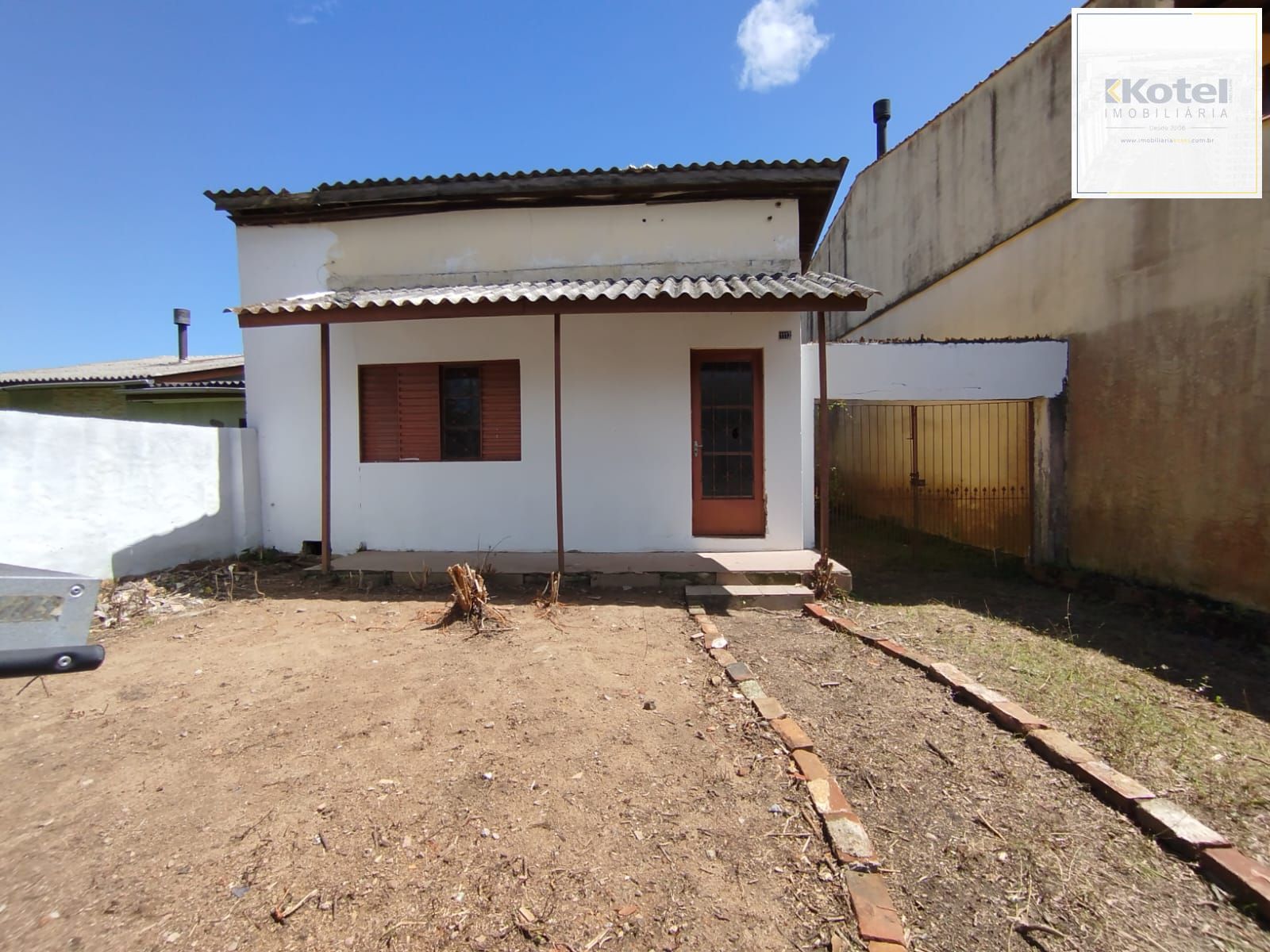 CASA TERREA COM 1 DORMITÓRIO, BAIRRO GUARUJA — foto 2