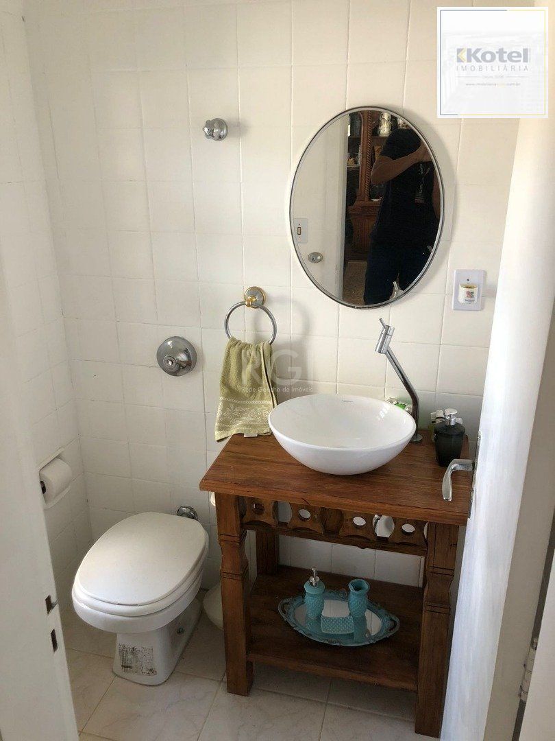 Casa para Venda com 3 dormitórios, sendo 1 suites e 3 vagas no bairro Guarujá — foto 4