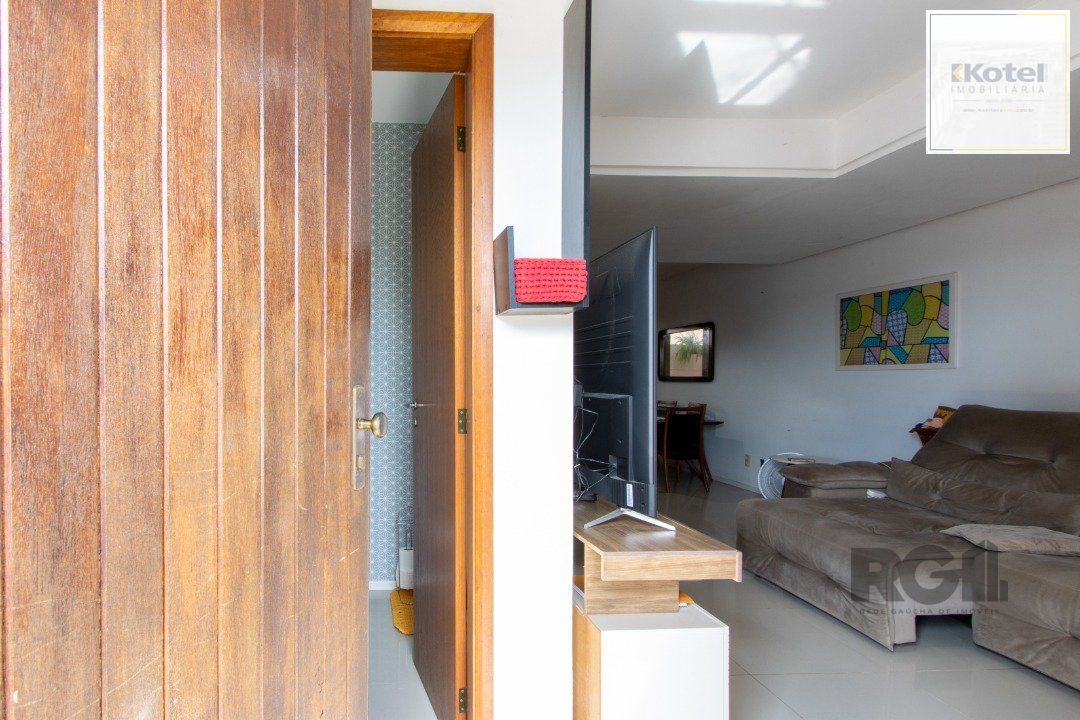 Excelente oportunidade de casa à venda em condomínio fechado no Reserva Guarujá, localizado na Avenida da Serraria em Porto Alegre. — foto 3