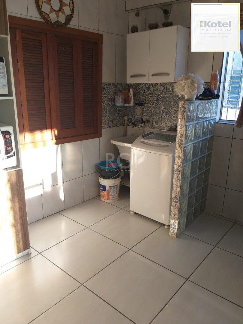 Casa para Venda - 90m², 4 dormitórios, 2 vagas - Restinga Nova — foto 2