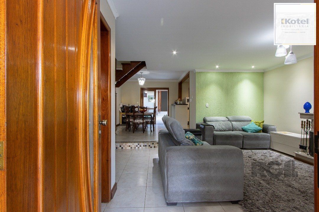 Casa para Venda - 300m², 5 dormitórios, sendo 1 suites, 4 vagas - Portal do Guarujá — foto 5