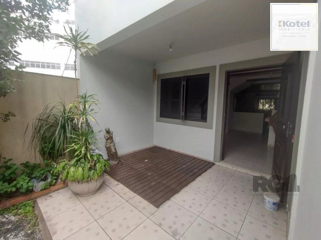 Casa 4 dormitórios, Bairro Cavalhada. — foto 4