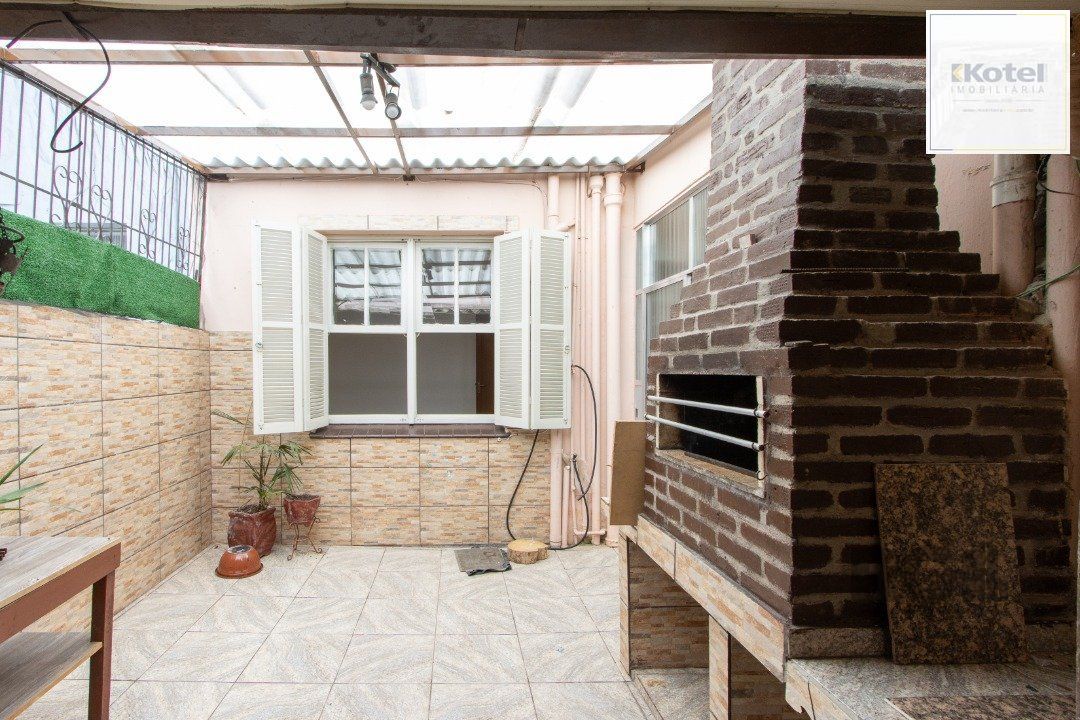 Apartamento térreo, com pátio, 2 quartos - Bairro Menino Deus