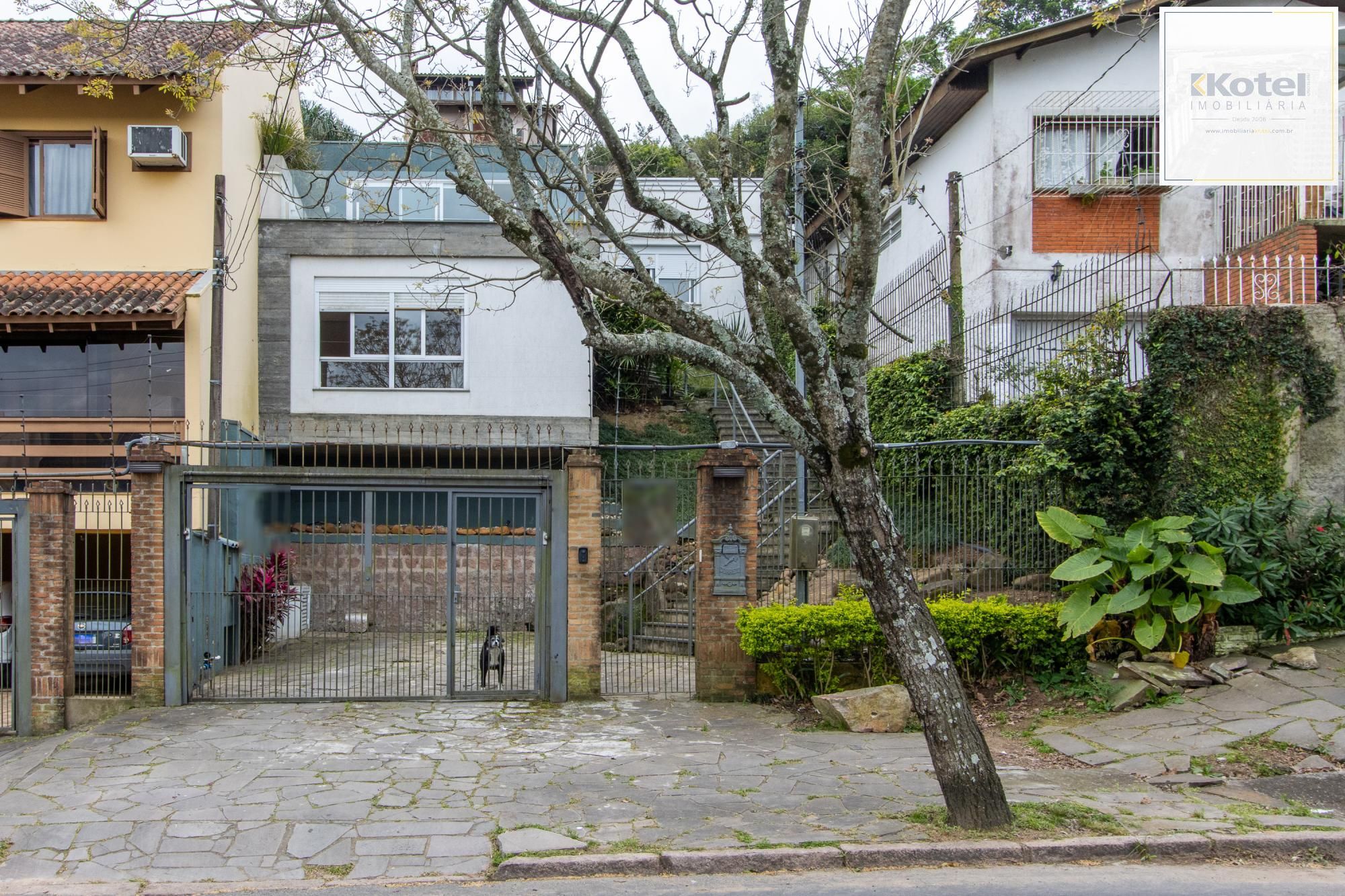 Casa em condomínio 3dorm., 1 suíte, closet -  bairro Teresópolis