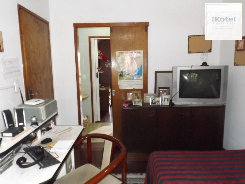 Casa para Venda - 250m², 3 dormitórios, sendo 3 suites, 7 vagas - Medianeira — foto 4