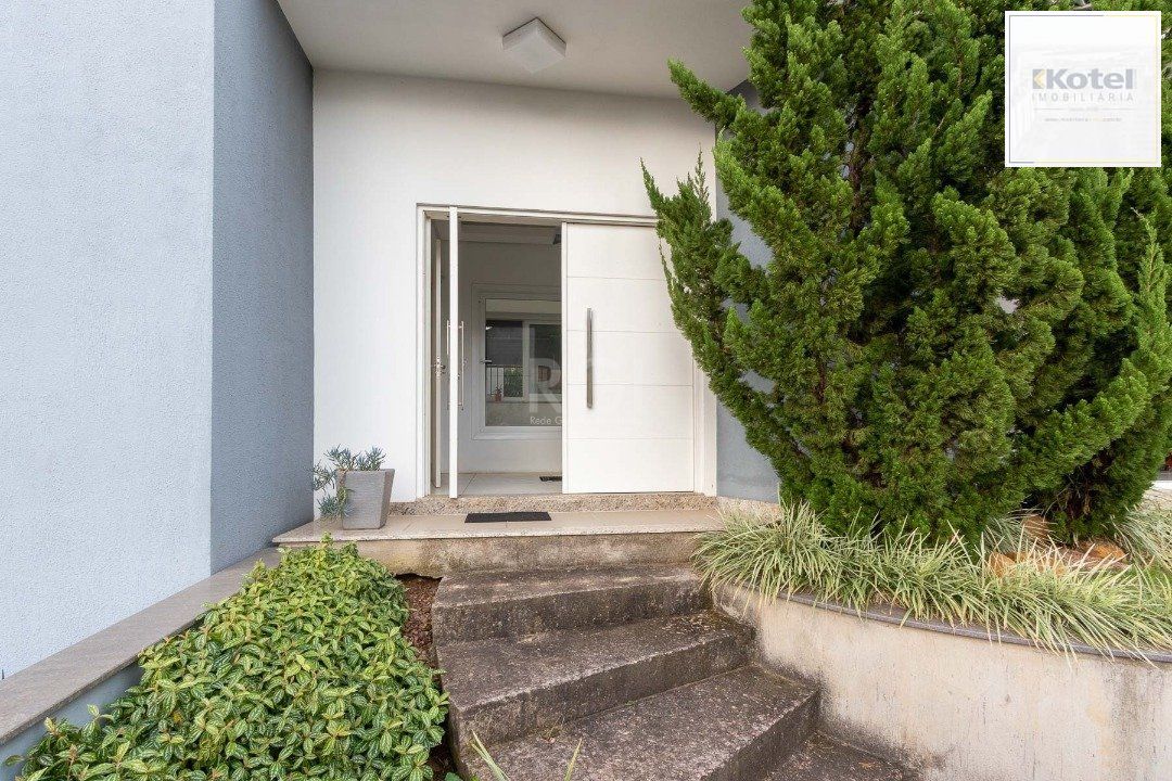 Casa para Venda - 377m², 4 dormitórios, sendo 3 suites, 3 vagas - Guarujá — foto 4