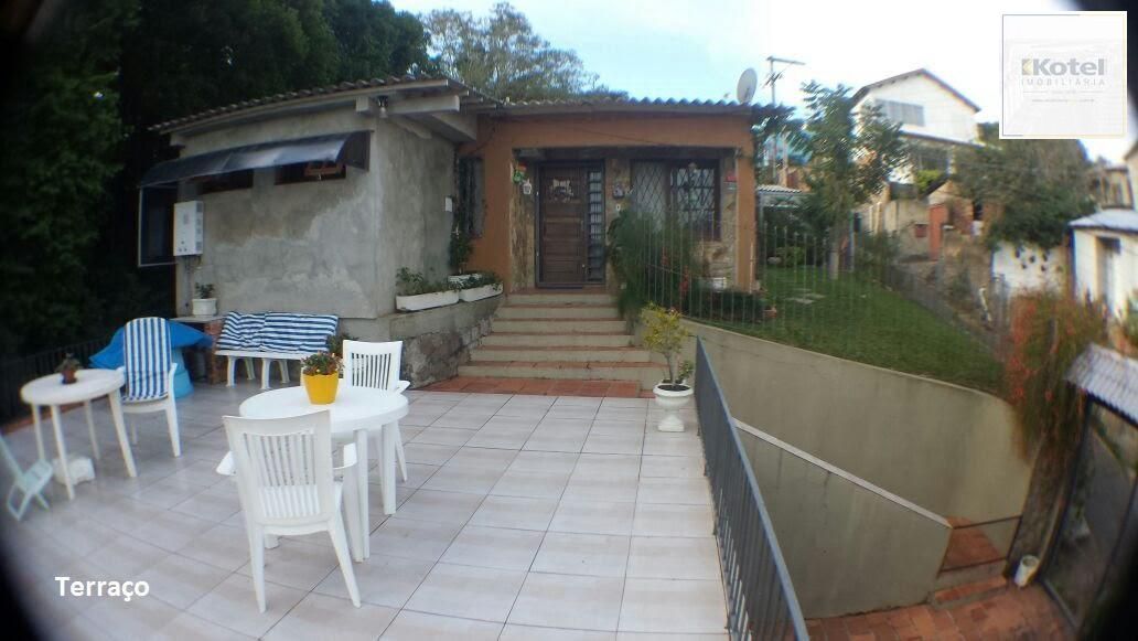 Ótima casa 3 dormitórios sendo 1 suíte e Salão de Festas