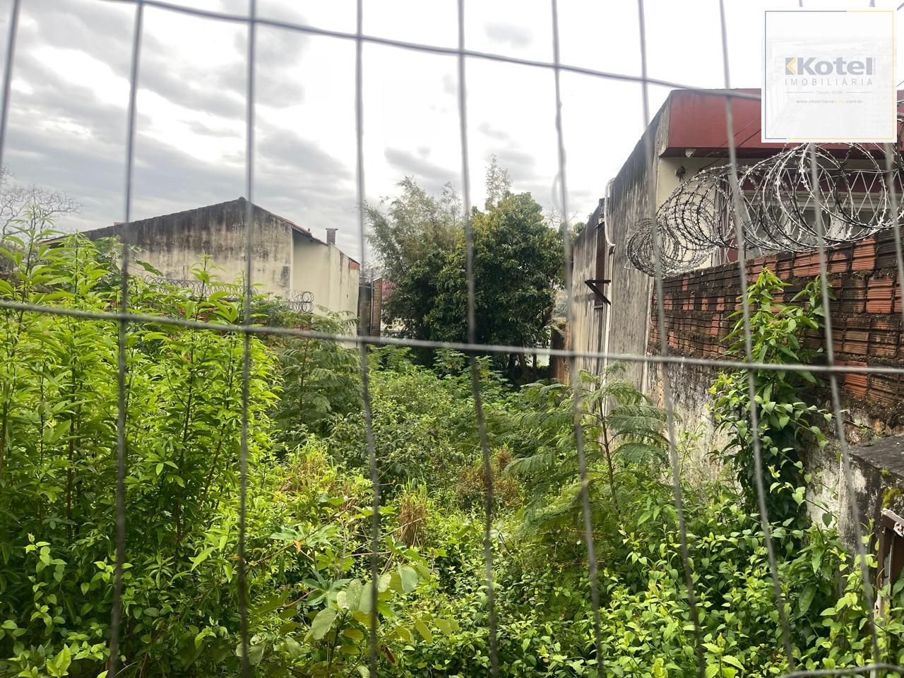 Terreno plano bairro Nonoai, Zona Sul de Porto Alegre, com 400m² de área total. — foto 4
