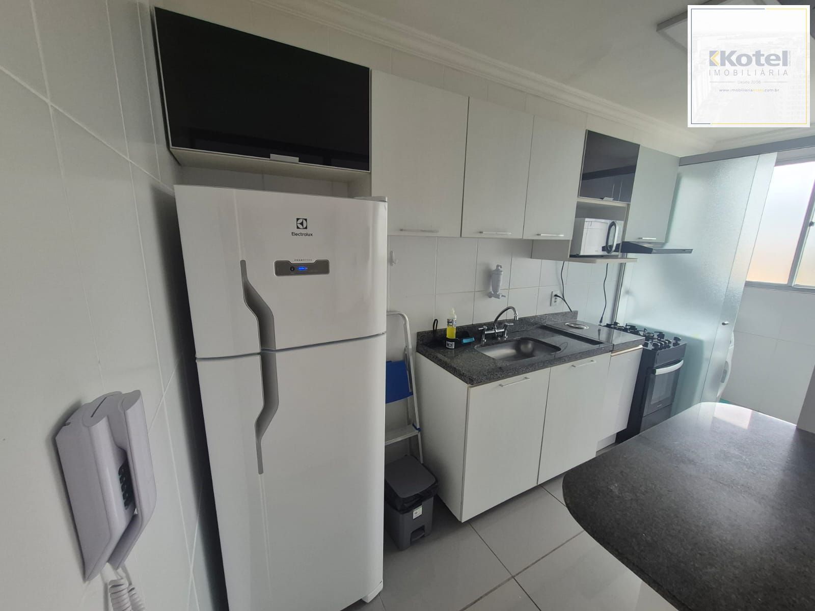 Apartamento com 2 quartos, vaga, elevador e piscina no bairro Nonoai — foto 2