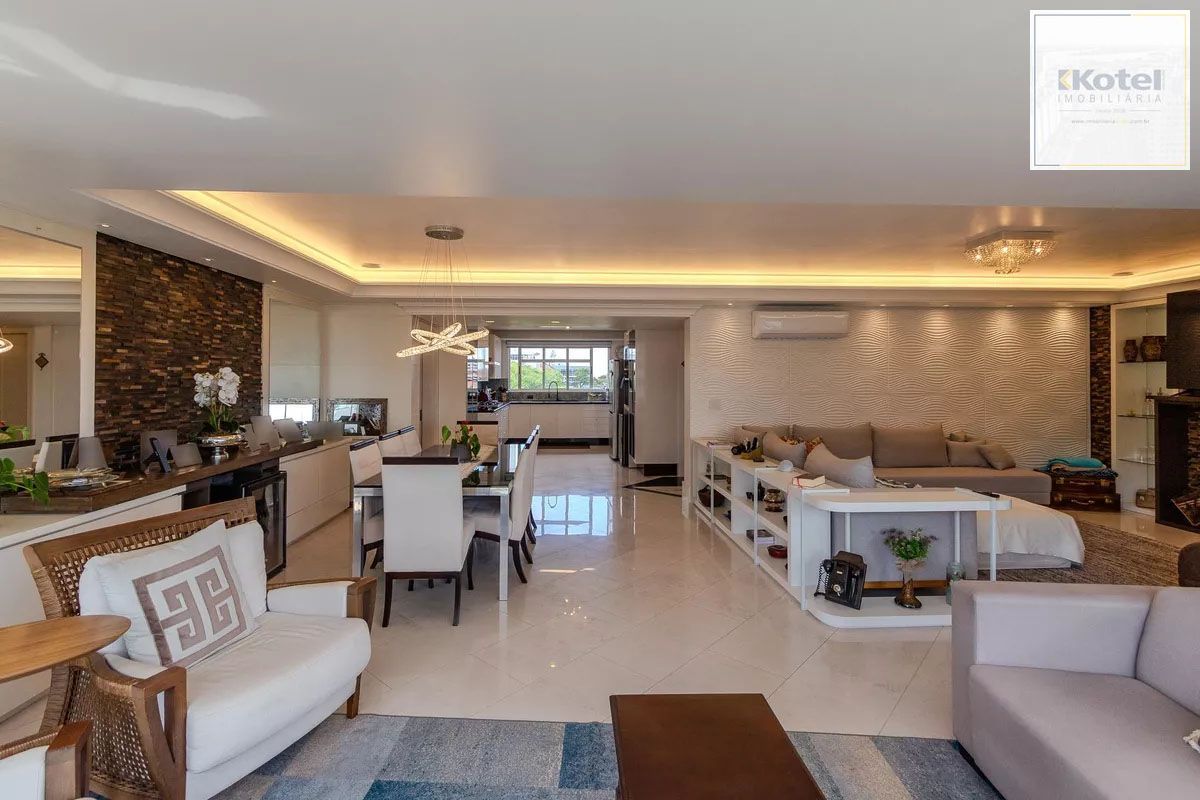 Apartamento com 3 dormitórios, 2 vagas e 231.61m² - Bairro Menino Deus — foto 3
