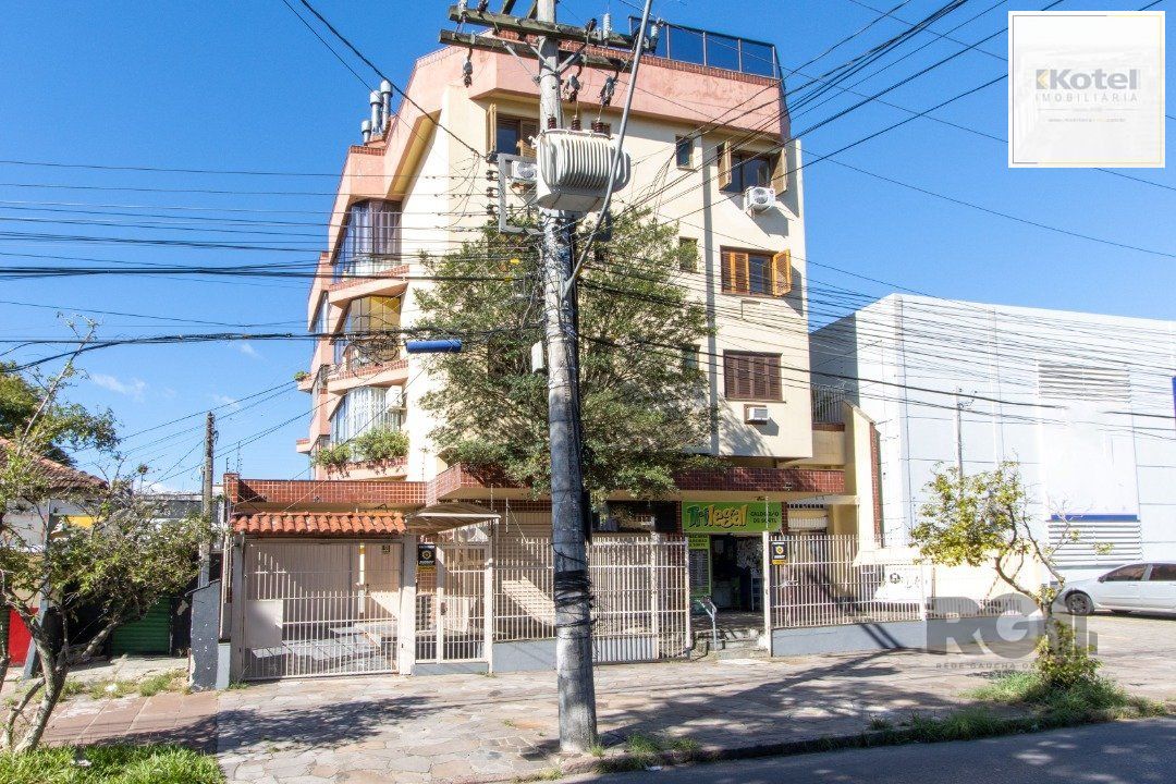 Apartamento Garden de 3 dormitórios, 1 suite e 1 vaga coberta no bairro Cristal. — foto 2