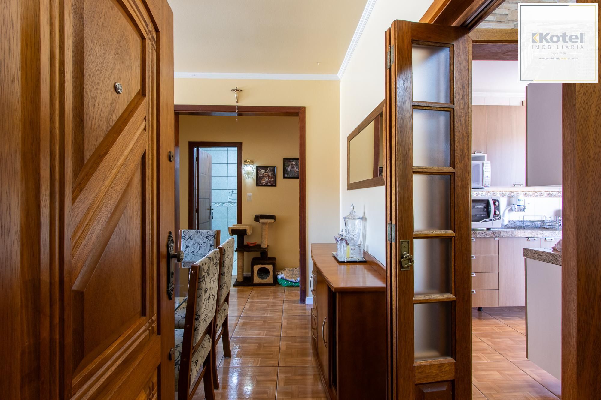 Apartamento de 2 dormitórios no bairro Medianeira. — foto 2