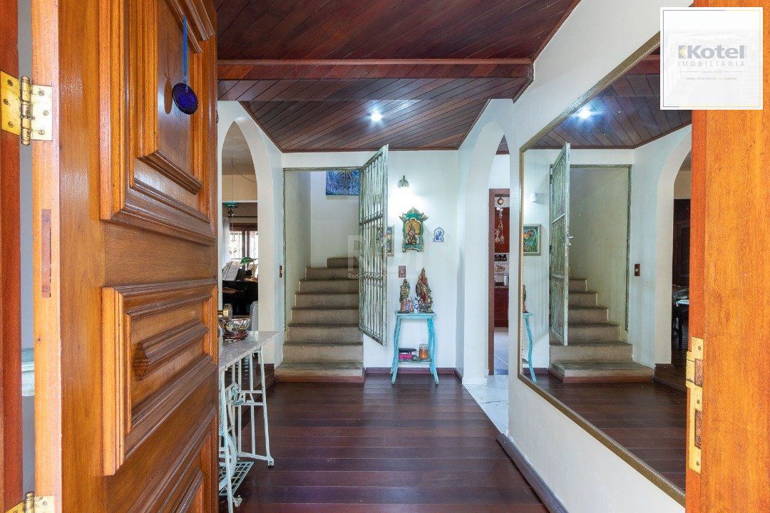 Casa Condominio para Venda - 386m², 3 dormitórios, sendo 2 suites, 2 vagas - Espirito Santo