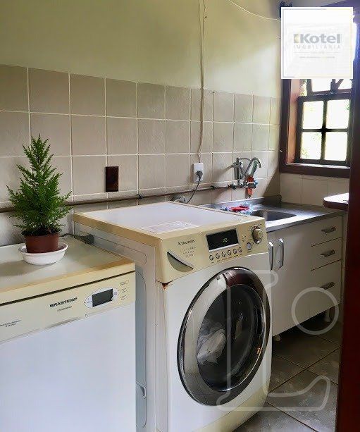 Casa para Venda - 570m², 3 dormitórios, sendo 1 suites, 2 vagas - Hípica — foto 2