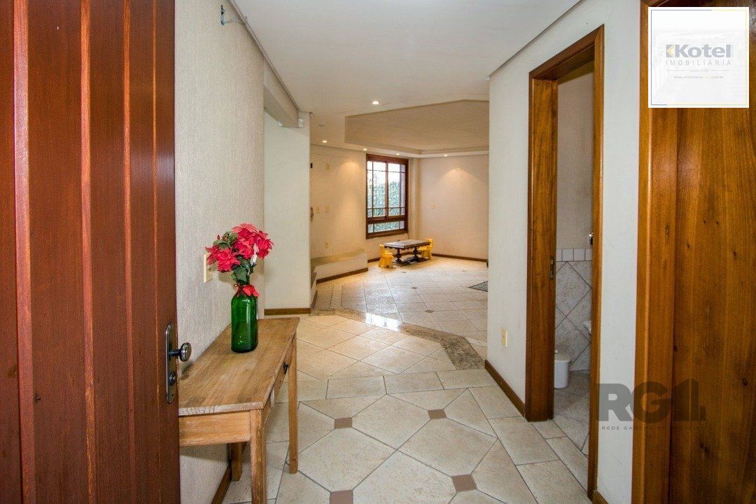 Sobrado com 6 suites, lareira, lavabo, pátio - Bairro Belém Velho — foto 5