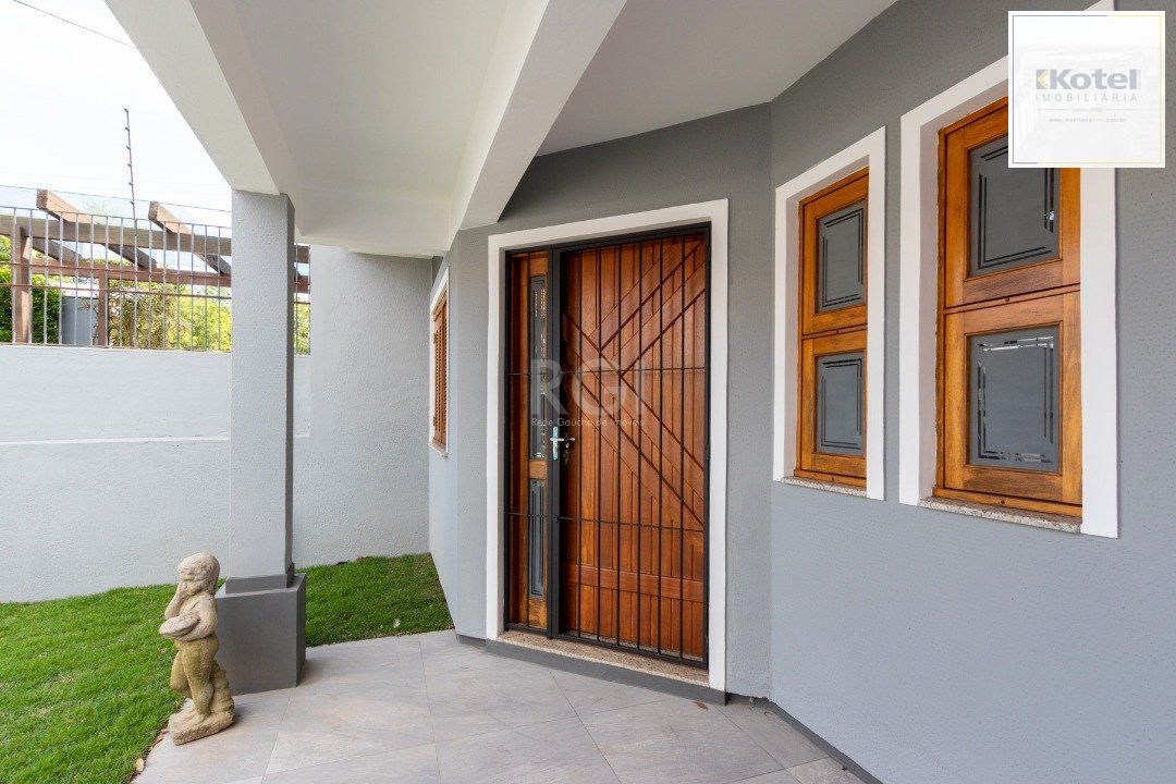 Casa para Venda - 247m², 3 dormitórios, sendo 1 suites, 4 vagas - Vila Nova