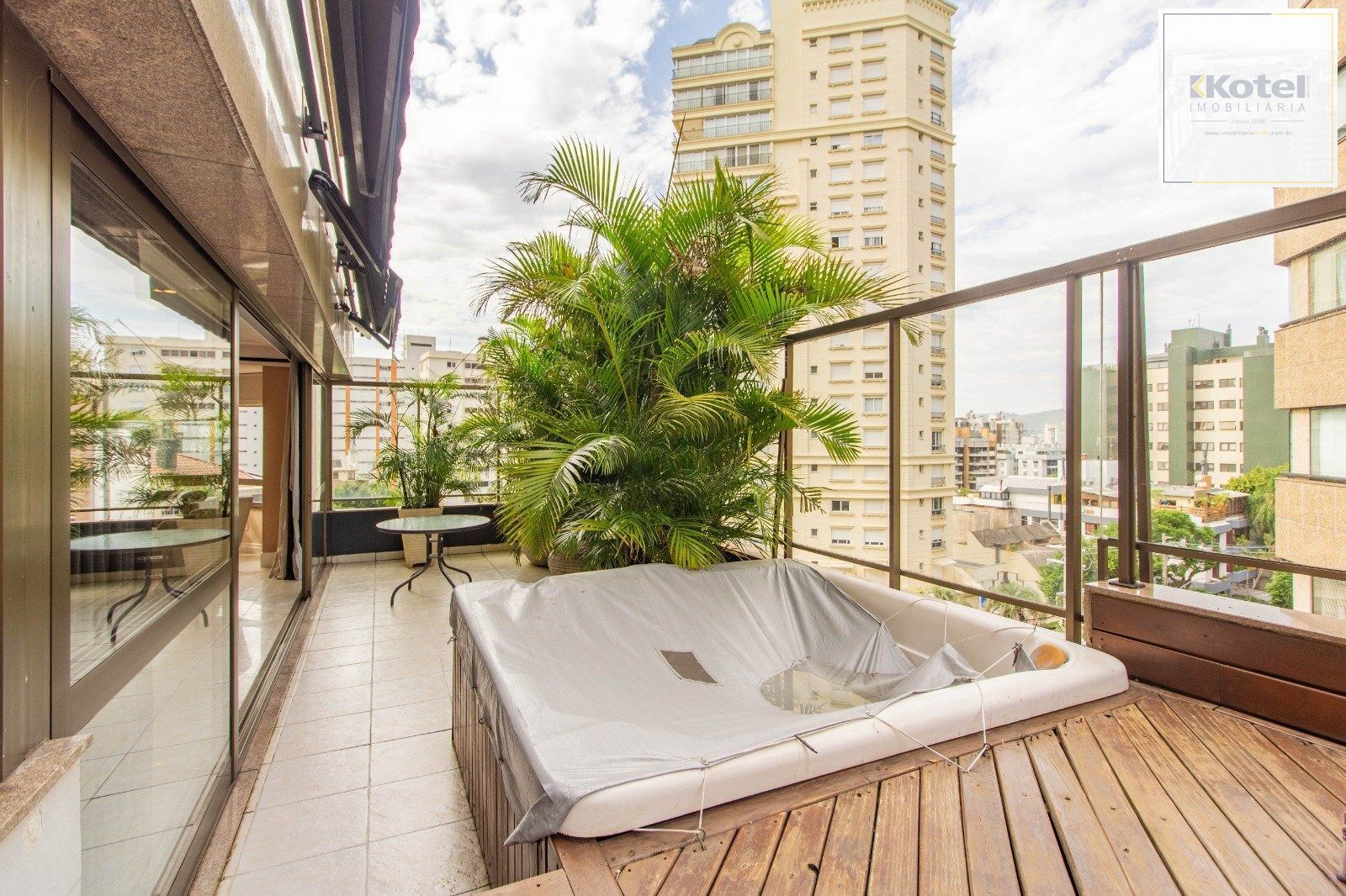 Apartamento Garden com 202m² e 3 dormitórios, 3 suítes, 3 vagas — foto 3
