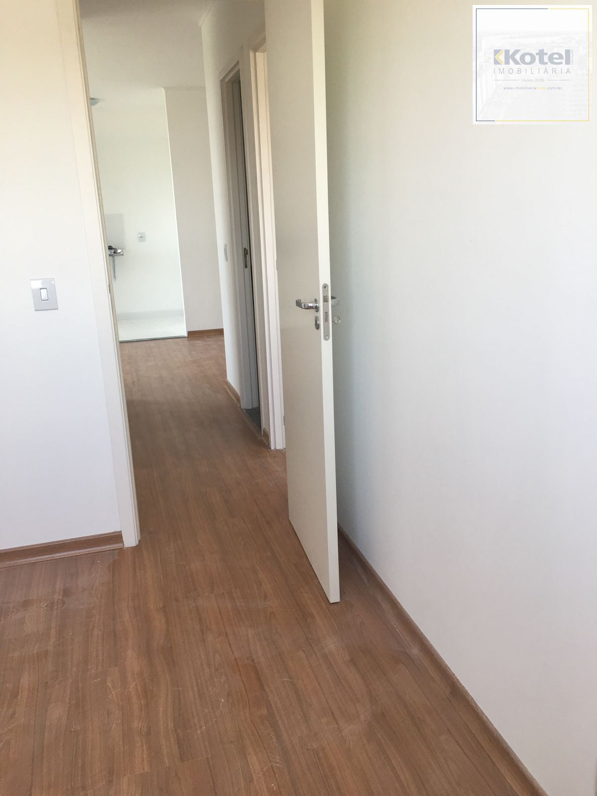 Apartamento com 3 quartos, 1 suíte, sacada