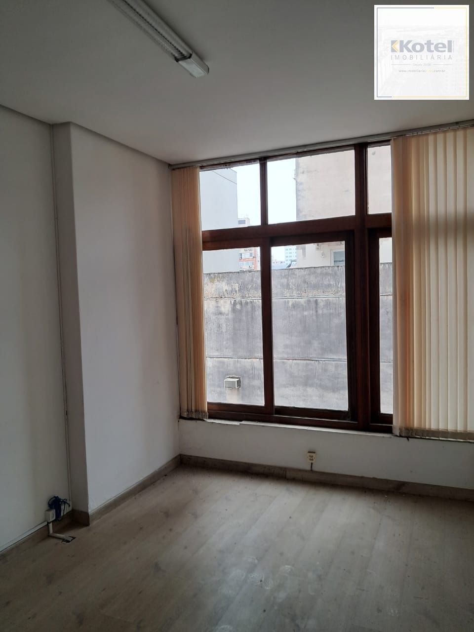 Conjunto/Sala para Venda - 57m² privativos no Centro Histórico