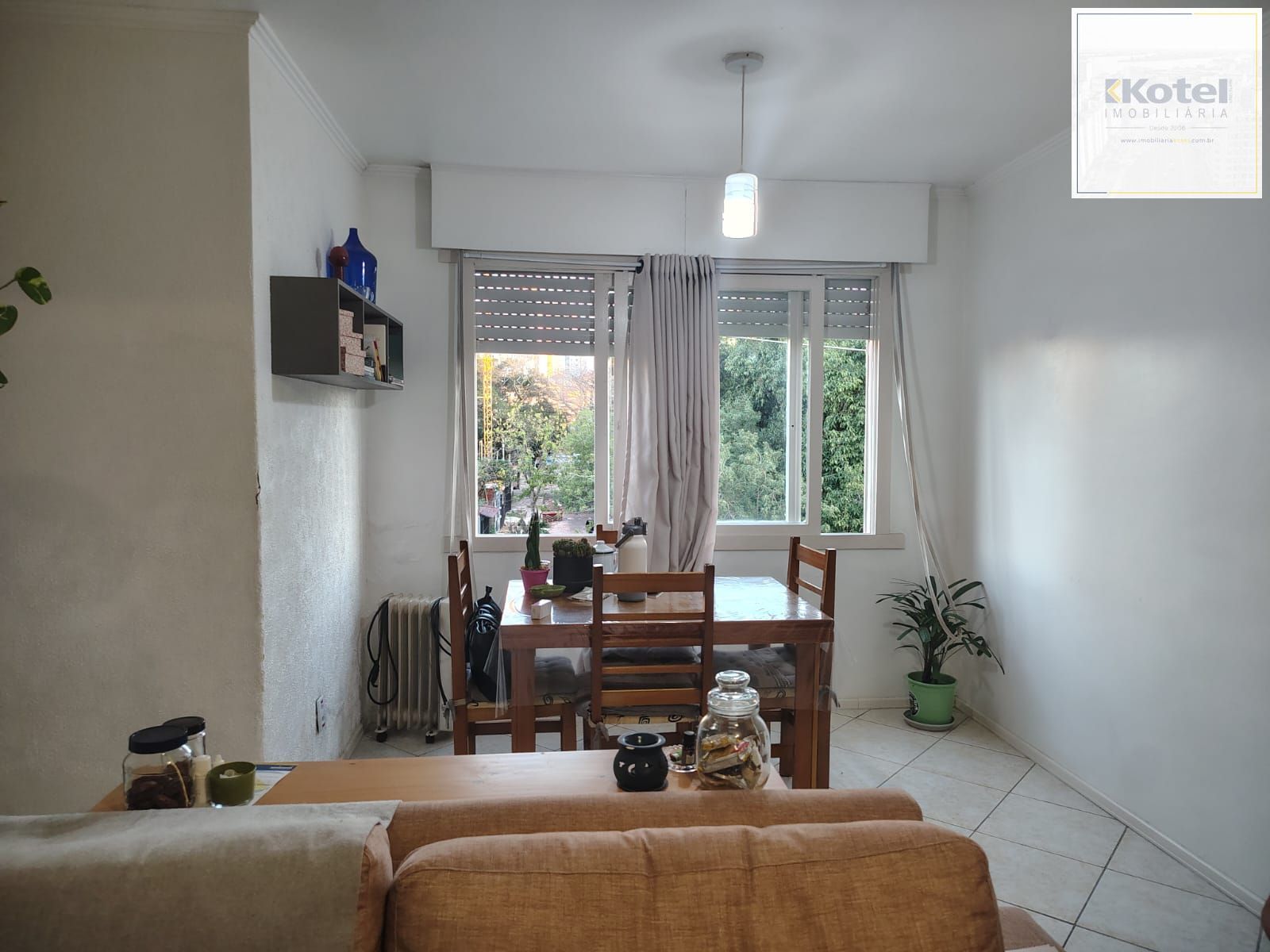 Apartamento de 2 quartos, living para 2 ambientes, banheiro social e 1 vaga escriturada. — foto 2