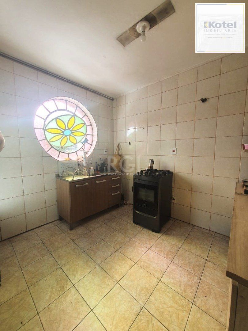 Casa para Venda - 226.9m², 5 dormitórios, sendo 2 suites, 5 vagas - Teresópolis — foto 5