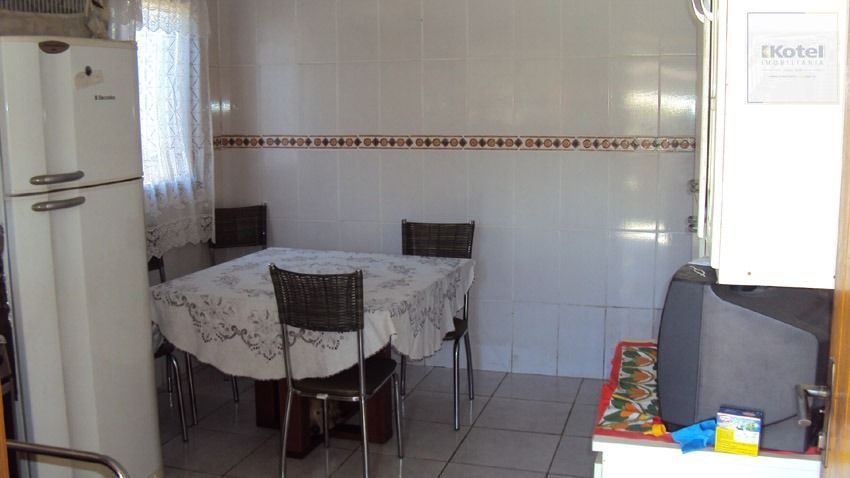 Casa térrea com 3 dormitórios - bairro  Ponta Grossa — foto 2