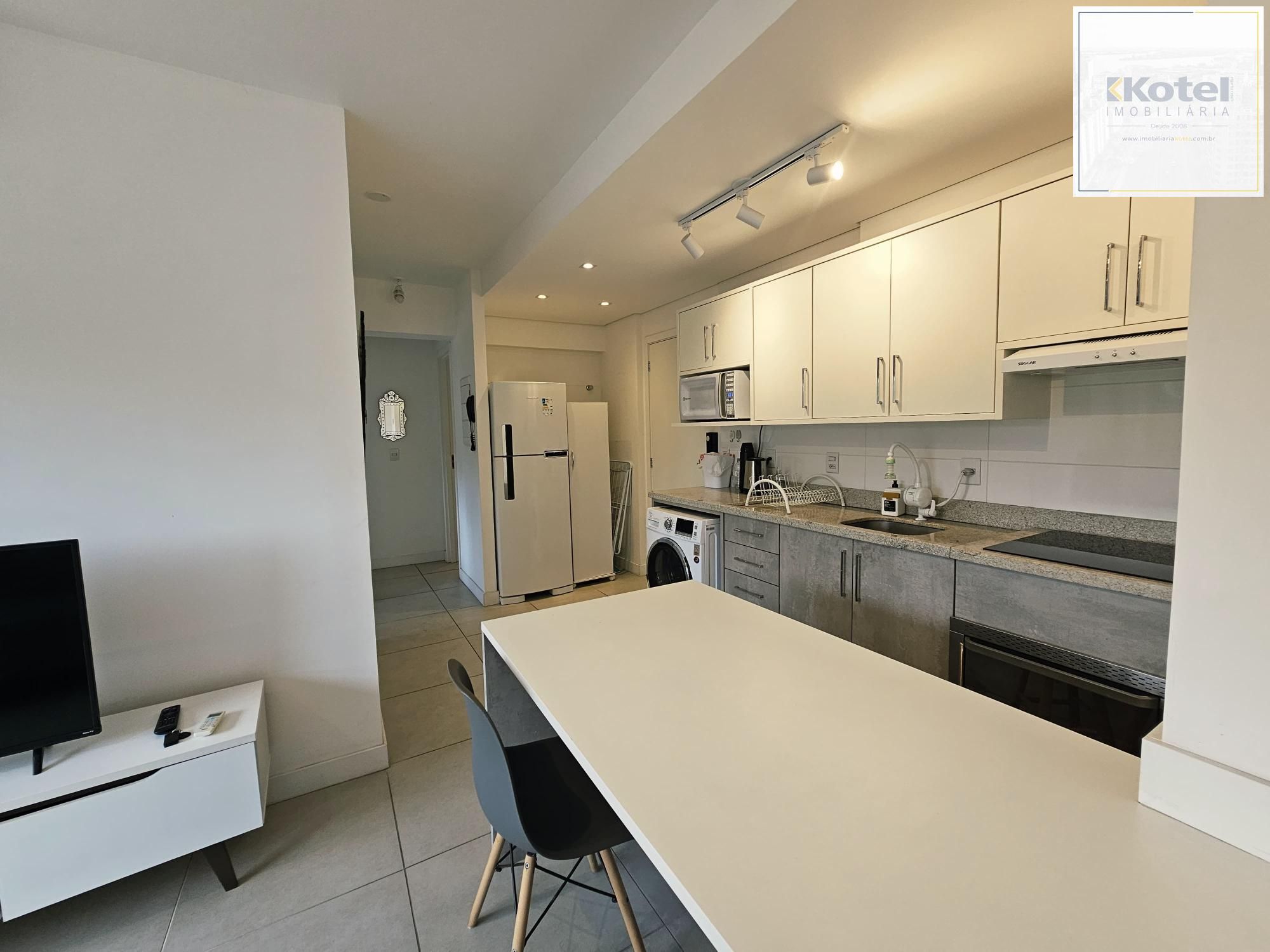 Apartamento mobiliado, 2 dormitórios, com vaga escriturada - Cidade Baixa