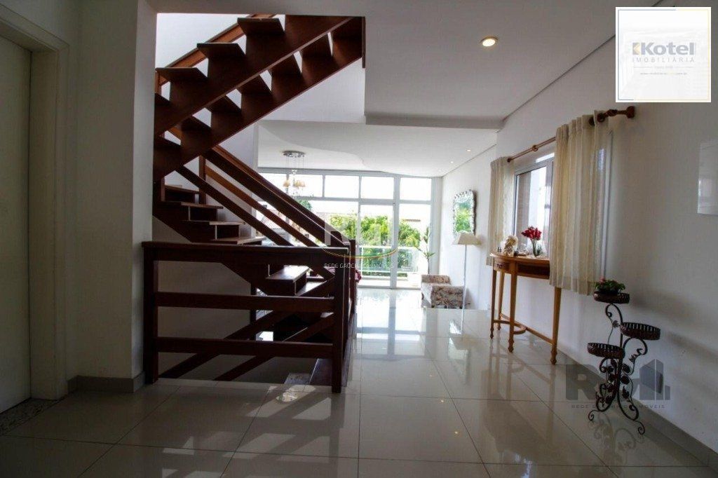 Casa para Venda - 300m², 3 dormitórios, sendo 1 suites, 4 vagas - Teresópolis — foto 5