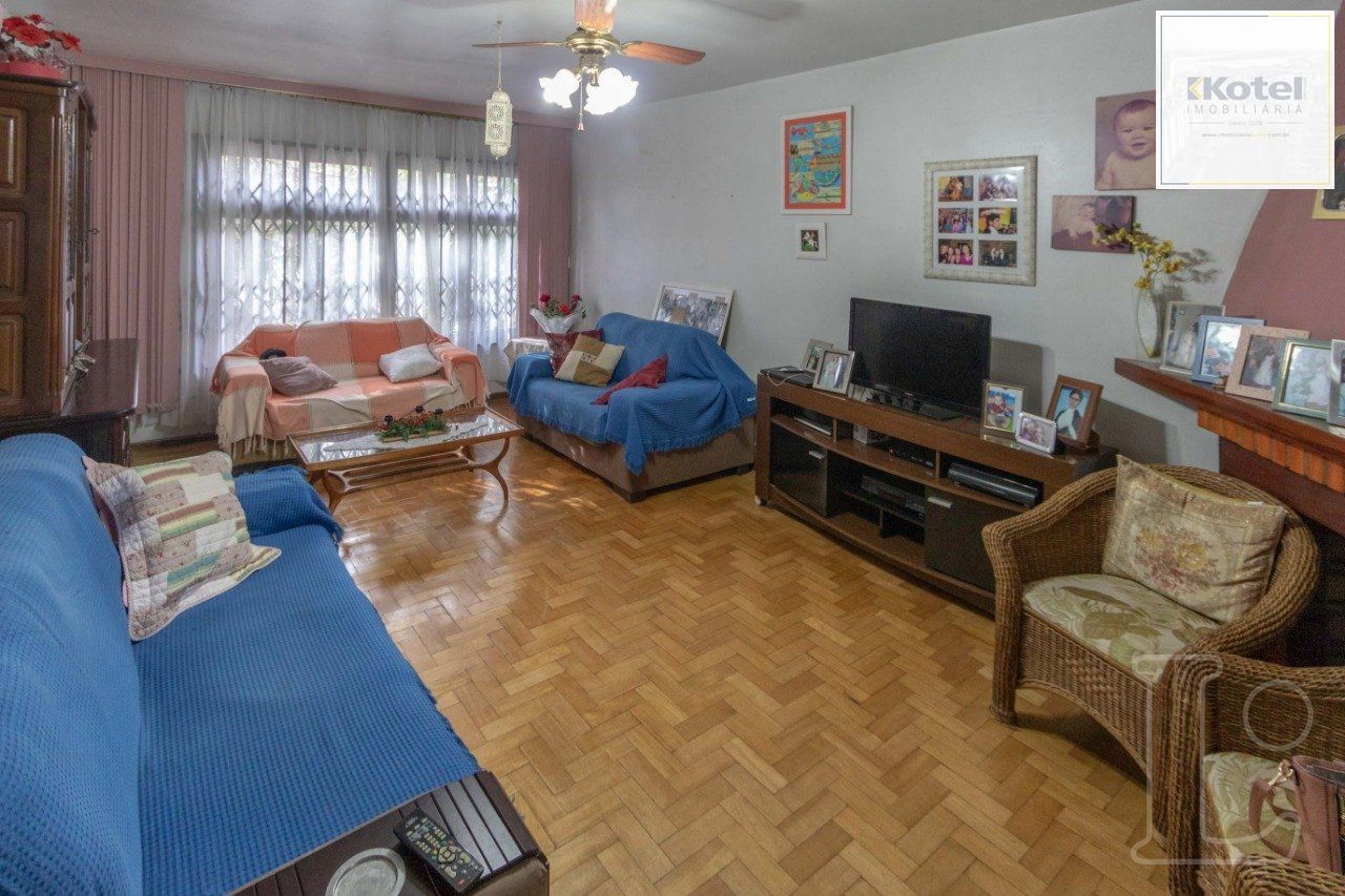 Sobrado para Venda - 241m², 4 dormitórios, sendo 1 suites, 1 vaga - Camaquã — foto 5