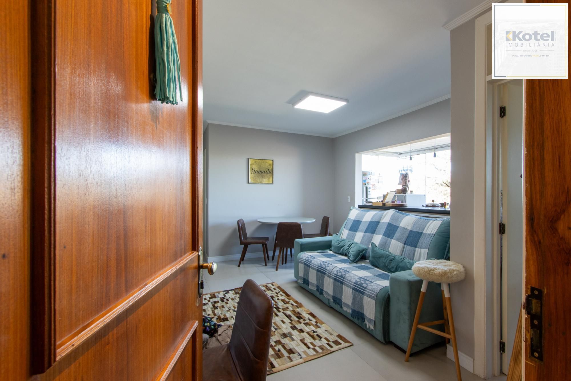 Apartamento 2 dorm, vaga de garagem escriturada e coberta - bairro Cristal — foto 2