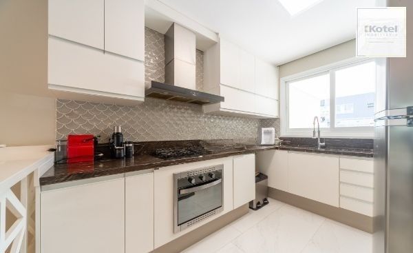 Uma casa linda dentro de um condomínio fechado, no Lagos de Nova Ipanema. — foto 3