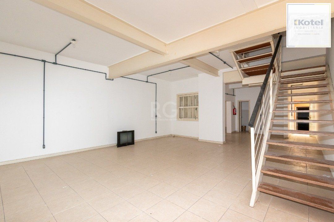 Casa para Venda - 232m², 3 dormitórios, 2 vagas - Navegantes — foto 2