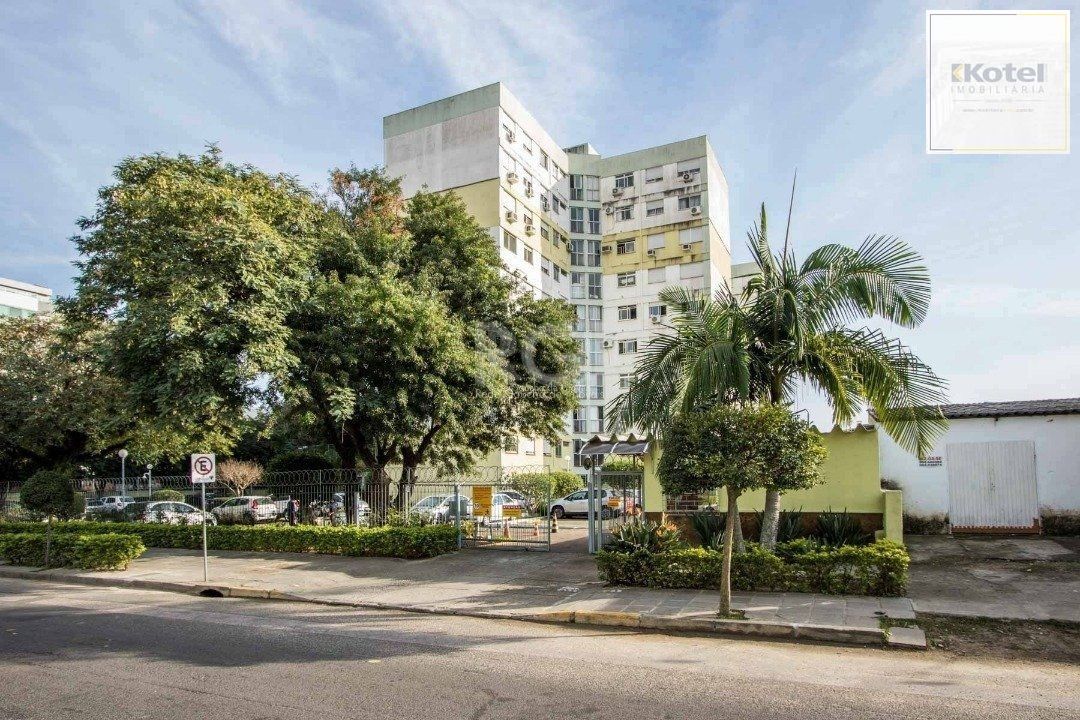 Apartamento de 2 dormitórios e 1 vaga de garagem no bairro Cristal. — foto 2