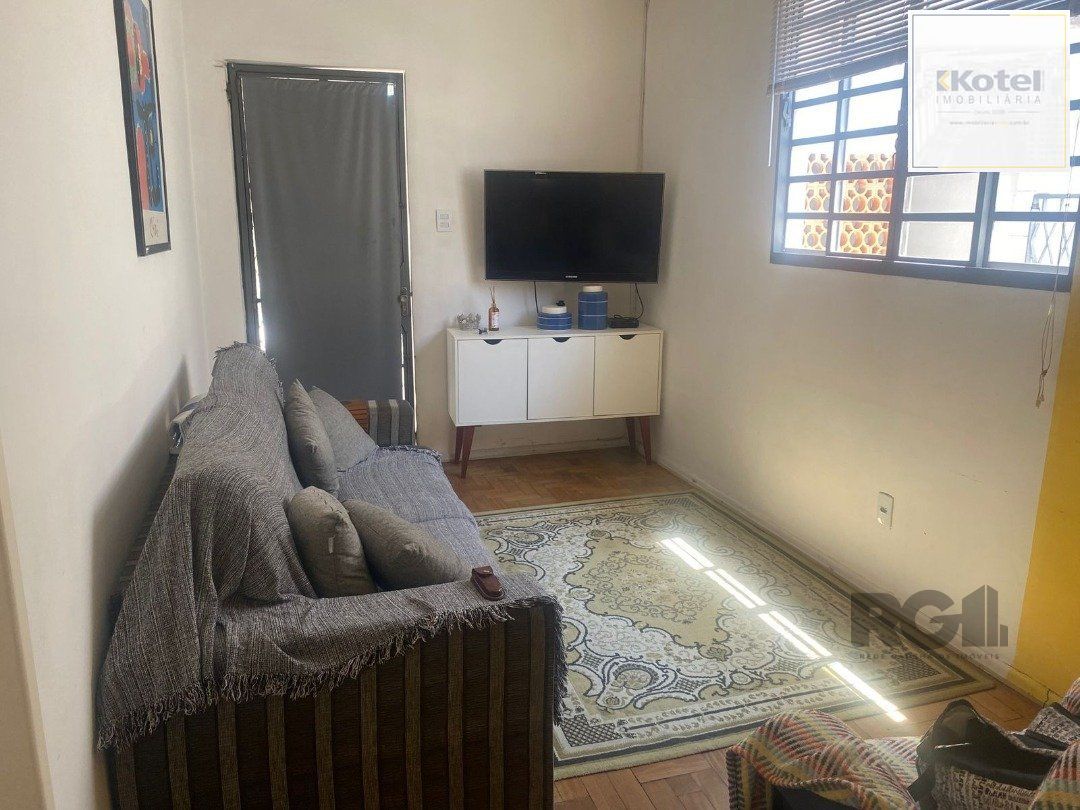 CASA COM EXTENSO PÁTIO NO CAMAQUÃ — foto 3