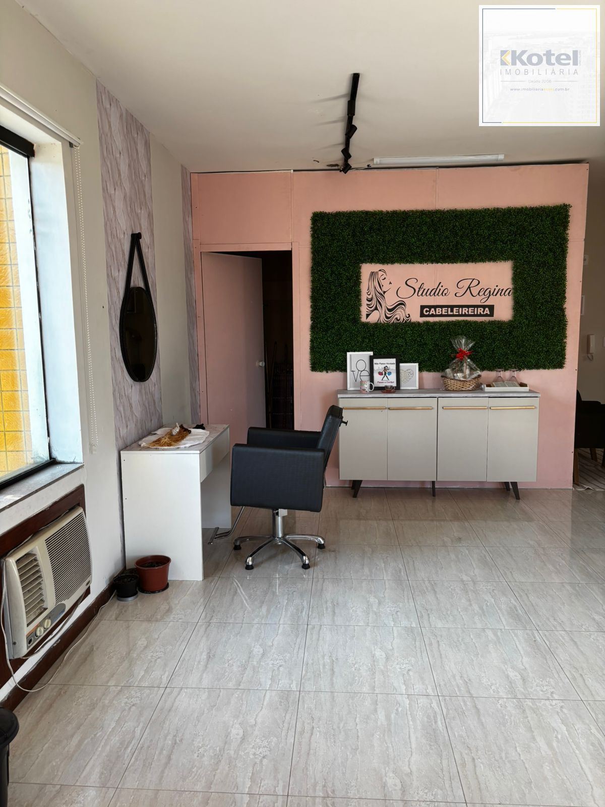 Sala comercial no bairro Cavalhada.