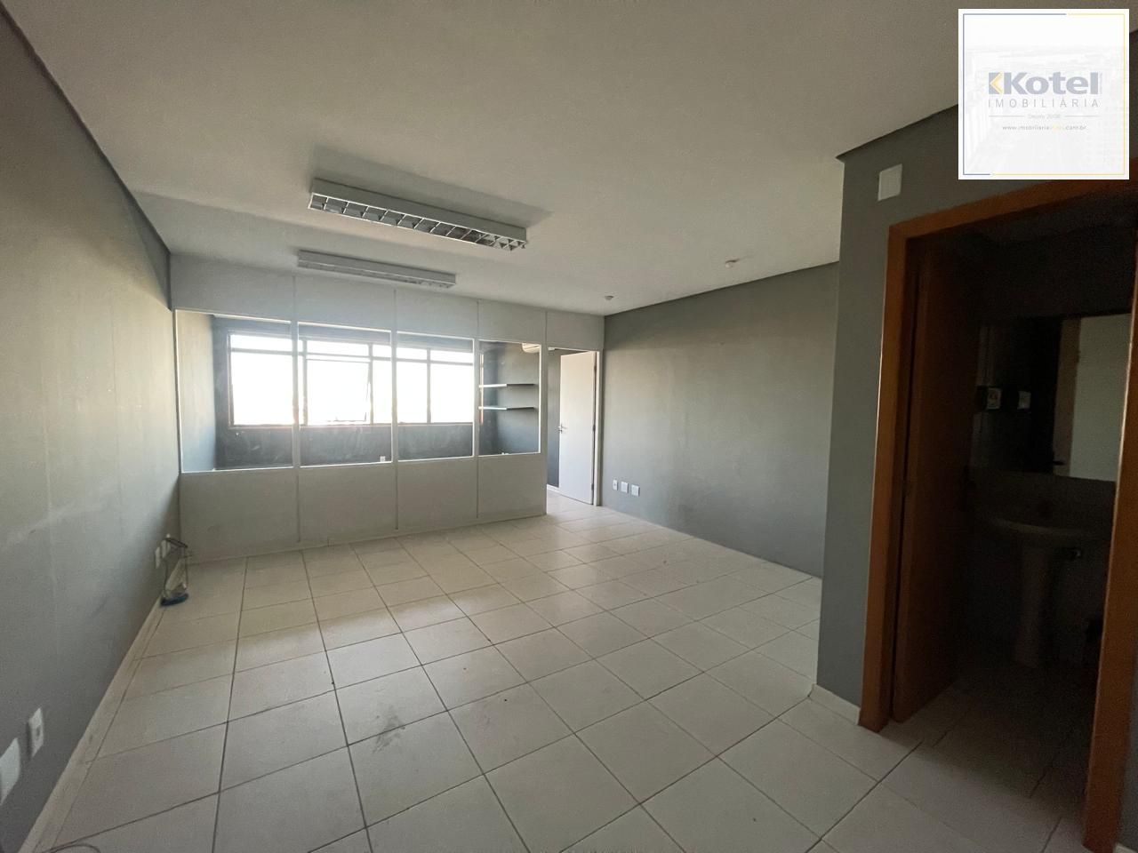 ala comercial desocupada à venda no coração do bairro Boa Vista, em Porto Alegre, Rio Grande do Sul!