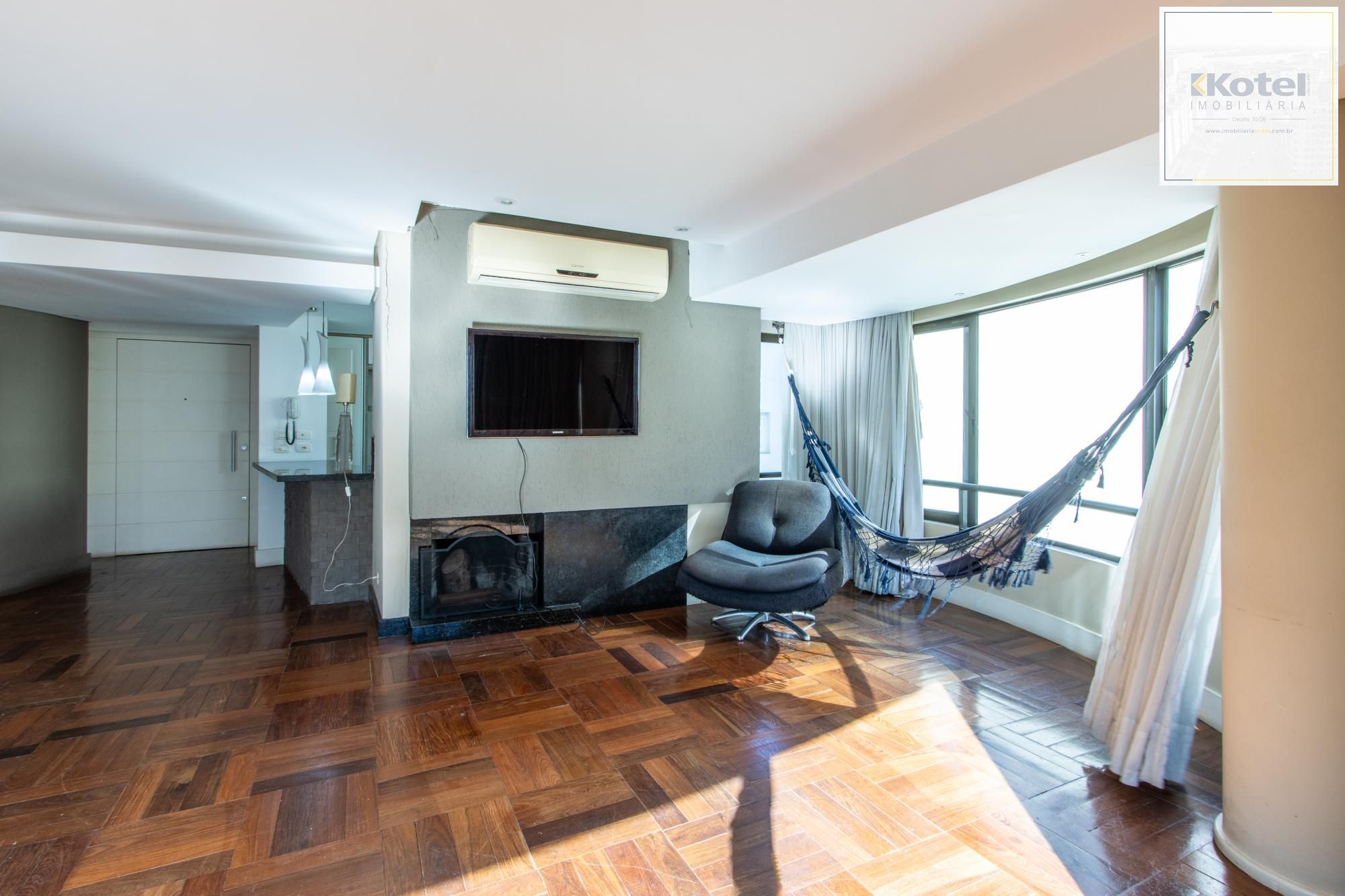 Apartamento amplo, com 2 suítes e 2 vagas cobertas- Bairro Bela Vista