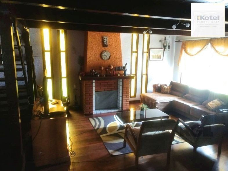 Casa para Venda - 250m², 3 dormitórios, sendo 1 suites, 4 vagas - Taruma