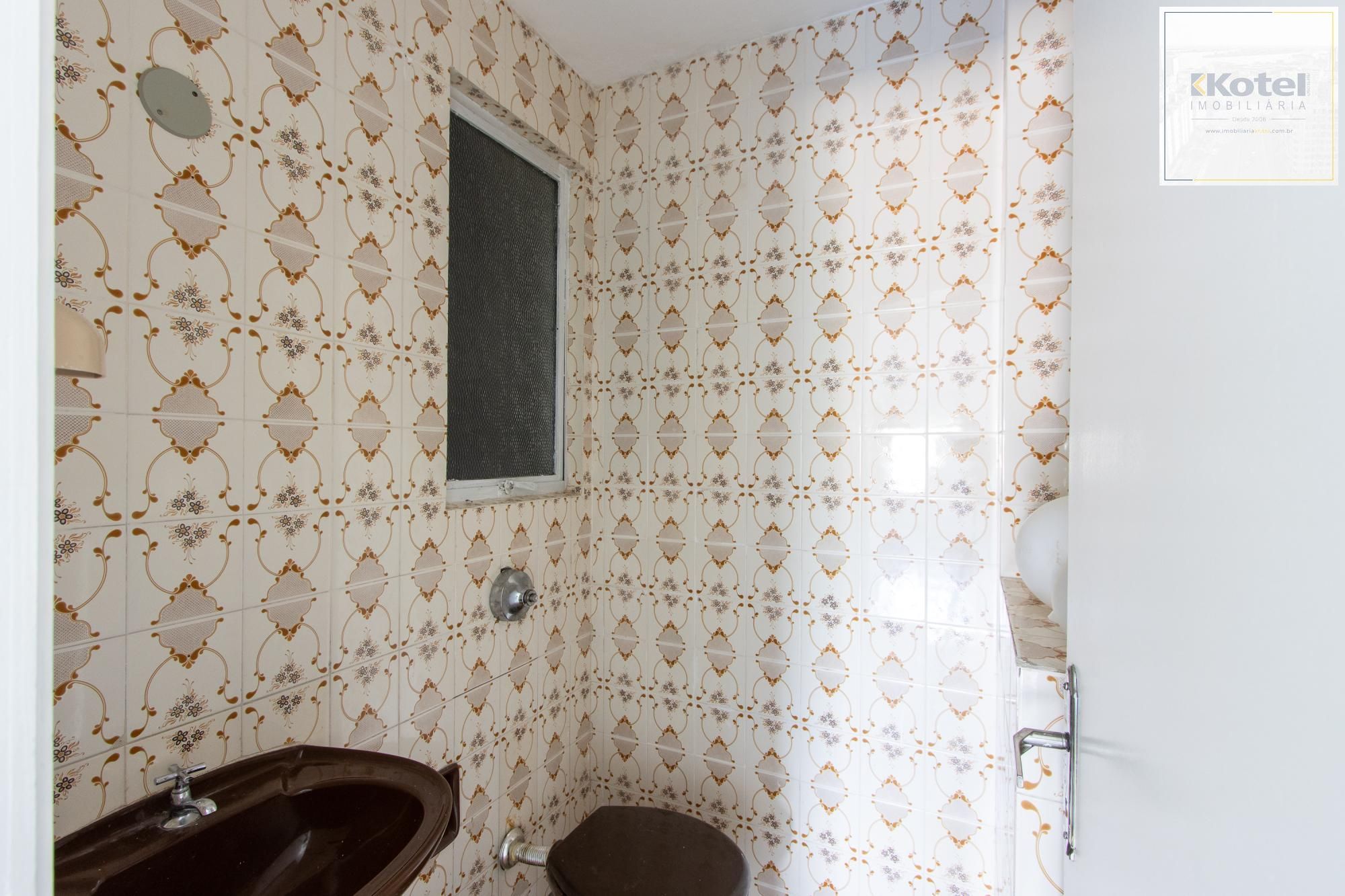 Apartamento de 02 dormitórios, banheiro social e lavabo. Vista panorâmica, cozinha ampla e área de serviço  ampla. — foto 3