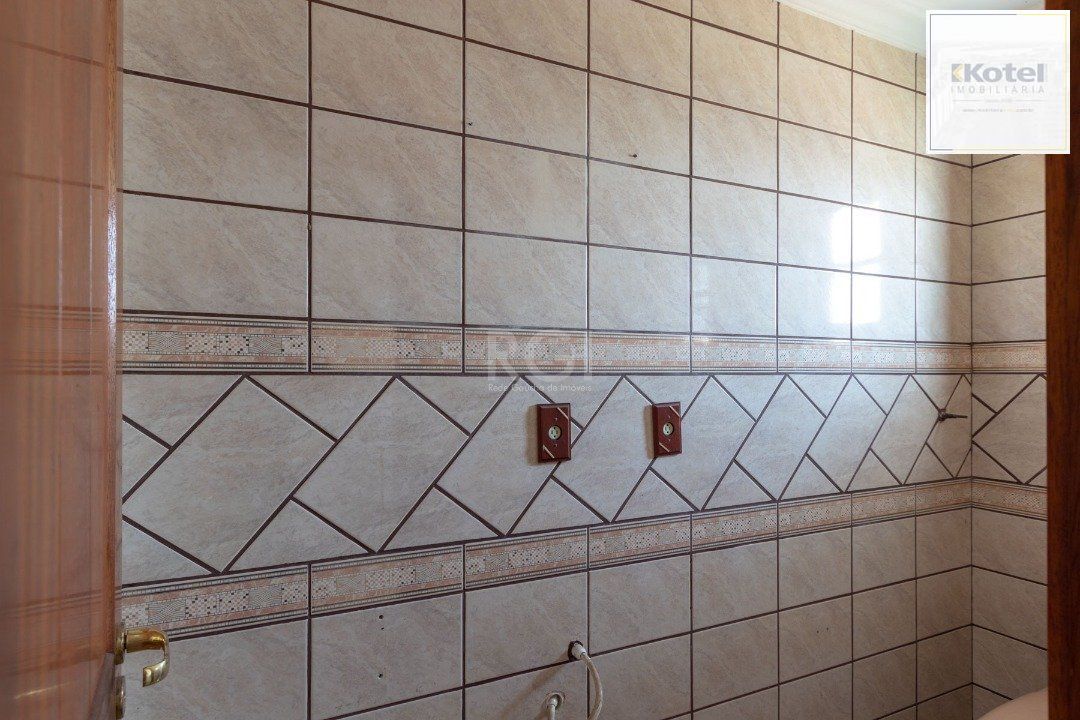 Casa para Venda - 460m², 4 dormitórios, sendo 1 suites, 4 vagas - Cristal — foto 4